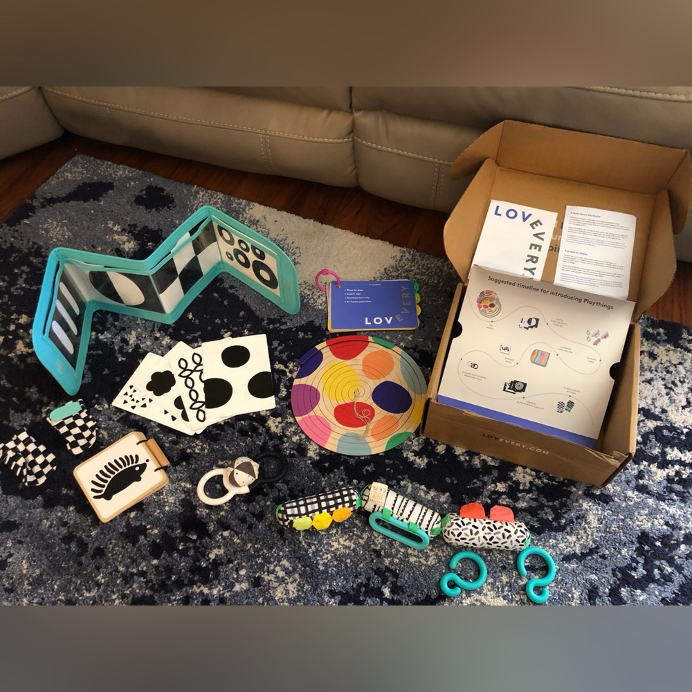 Lovevery The Looker Complete Play Kit for 0-12 Weeks
